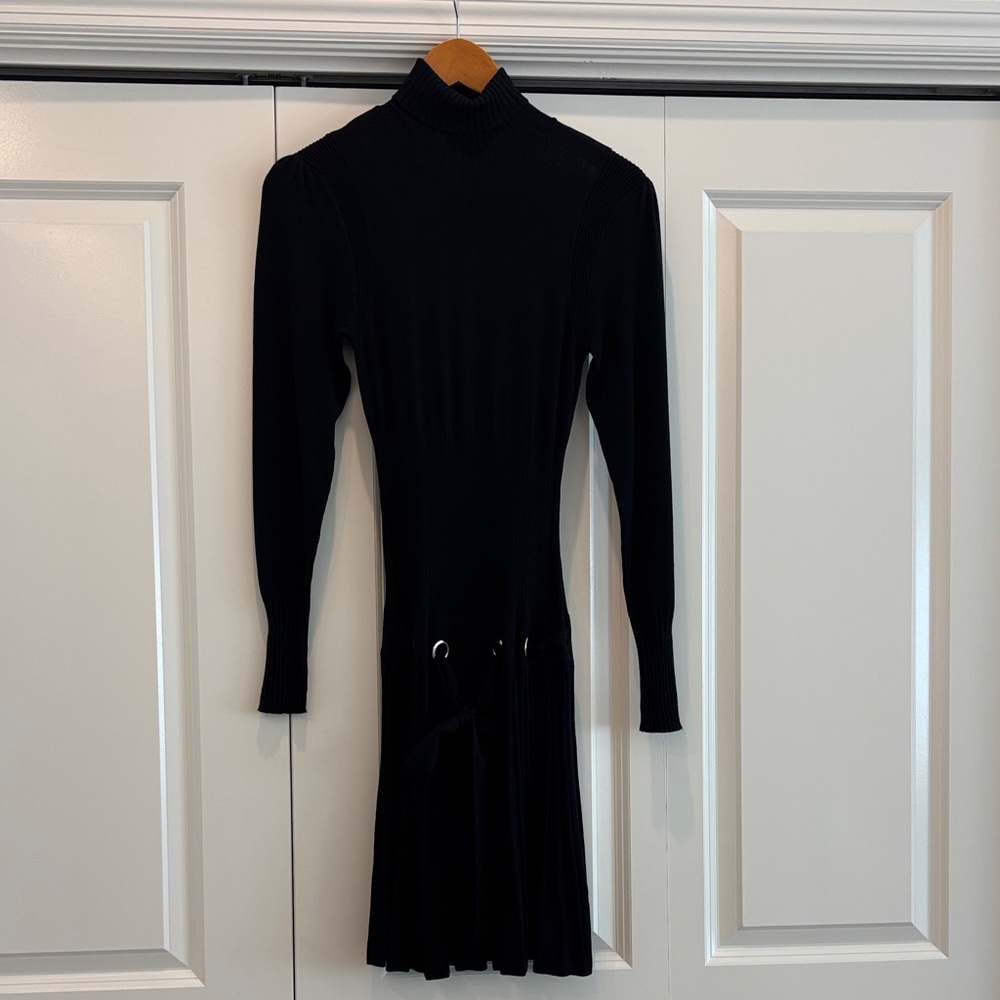 VENUS Elegant Black Long Sleeve Dress